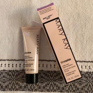 NEW Mary Kay matte-wear liquid foundation Bronze 1